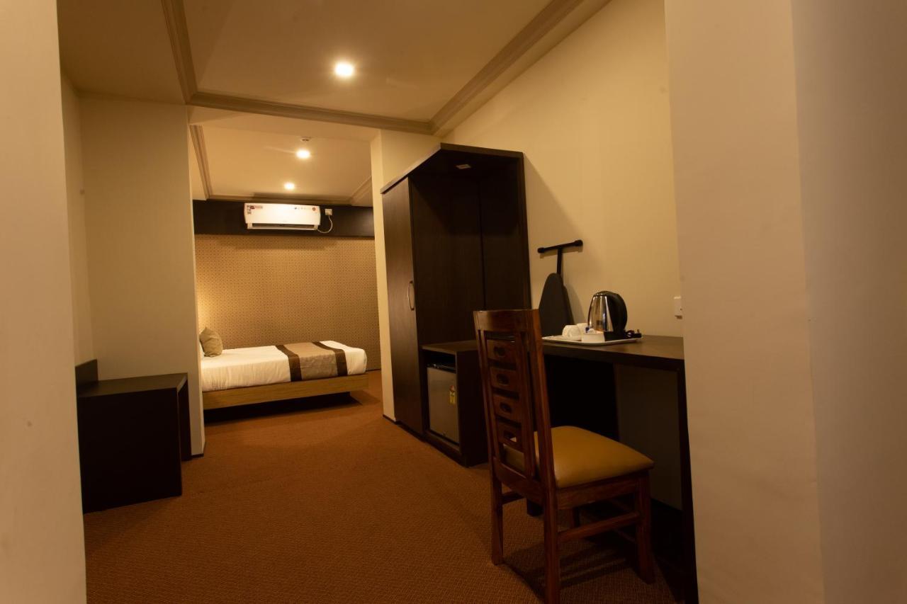 แอนเทอเรียม เซอร์เคิล Hotel มัดกอน ภายนอก รูปภาพ