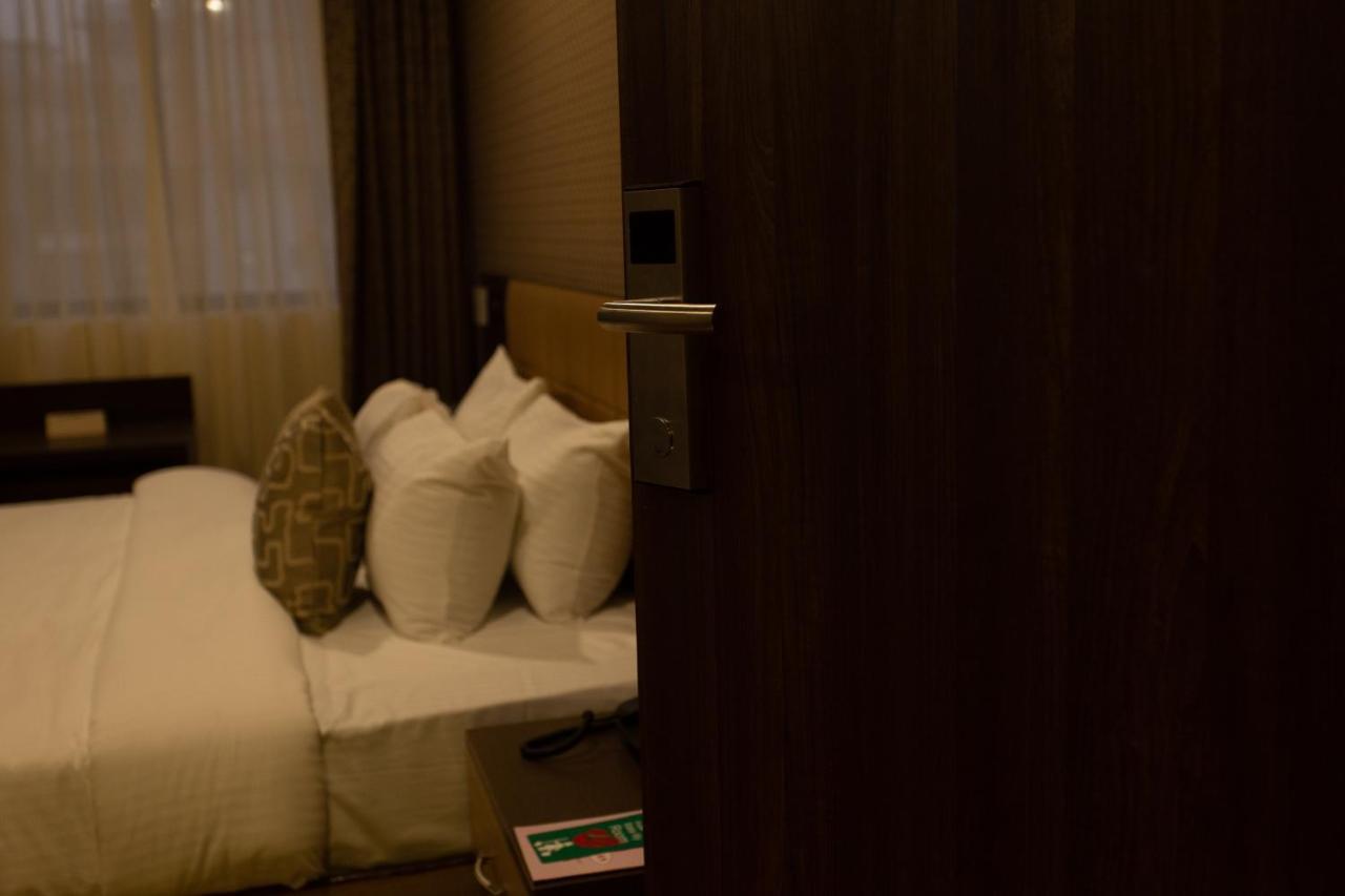 แอนเทอเรียม เซอร์เคิล Hotel มัดกอน ภายนอก รูปภาพ