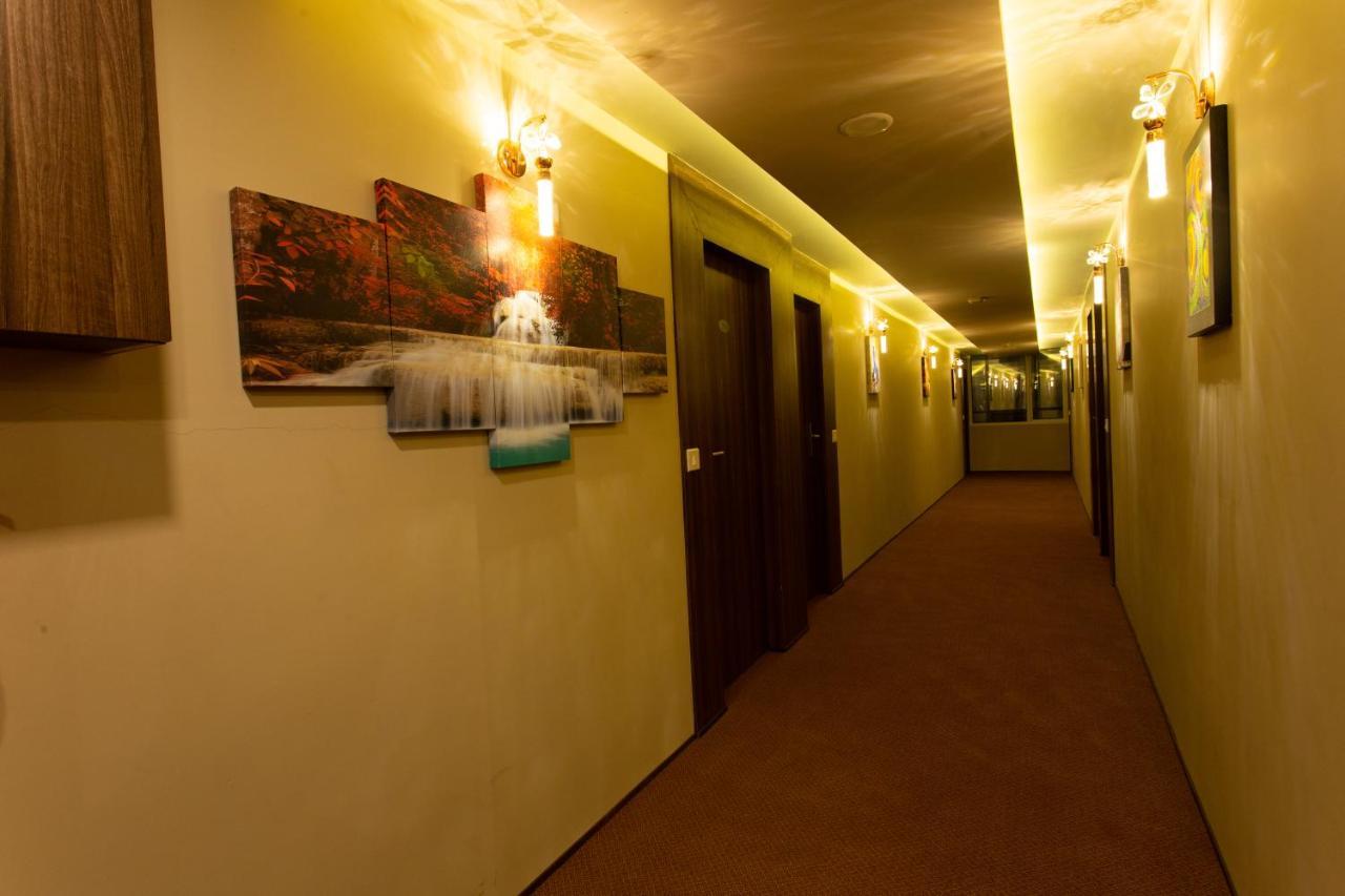 แอนเทอเรียม เซอร์เคิล Hotel มัดกอน ภายนอก รูปภาพ